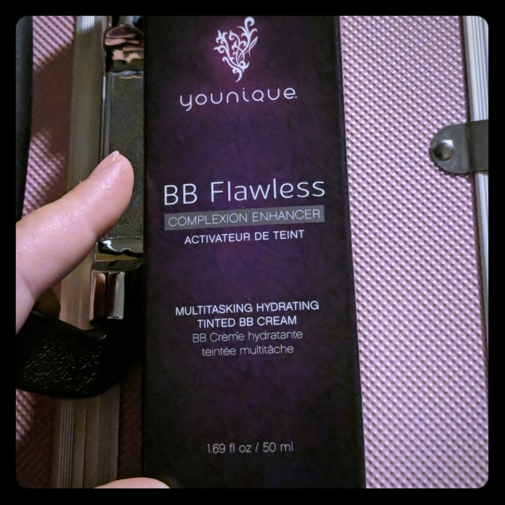 BB Flawless Complexion Enhancer: Honey
